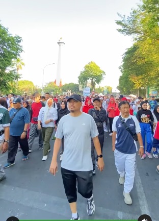 Kadis Perkim Makassar Ikuti Jalan Sehat HUT Sulsel ke-355