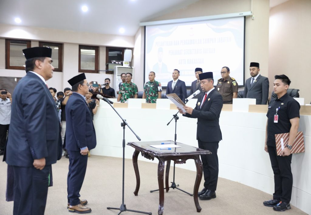 Pimpinan DPRD Bersama Sekwan Hadiri Pelantikan Pj Sekda Makassar 