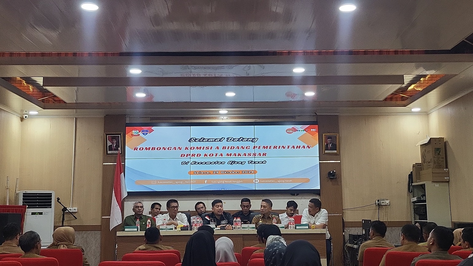 Bersama Para Lurah, Camat Ujung Tanah Sambut Kunjungan Komisi A DPRD Makassar