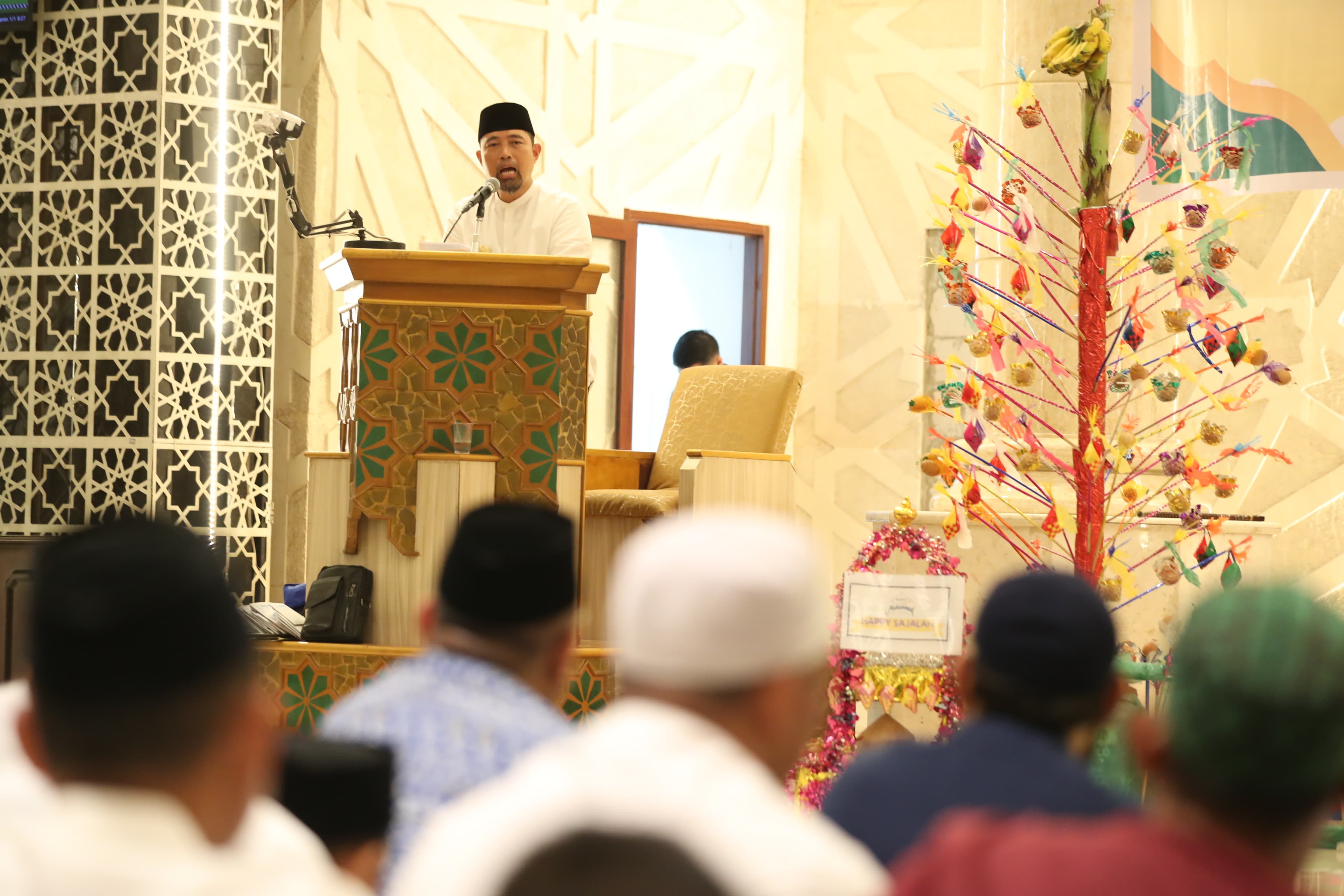 Peringatan Maulid Nabi di Masjid Raya, Andi Arwin Azis Ajak Masyarakat Ciptakan Pilkada Damai