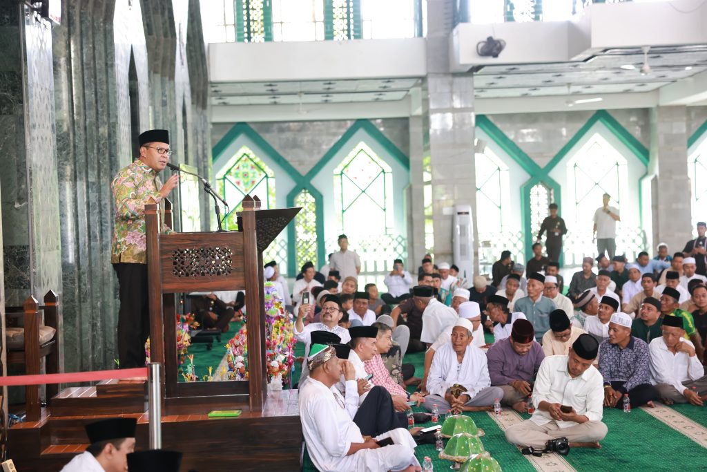 Hadiri Maulid di Masjid Al-Markaz, Danny Pomanto Janjikan Anggaran Rp1 Miliar Tahun Depan