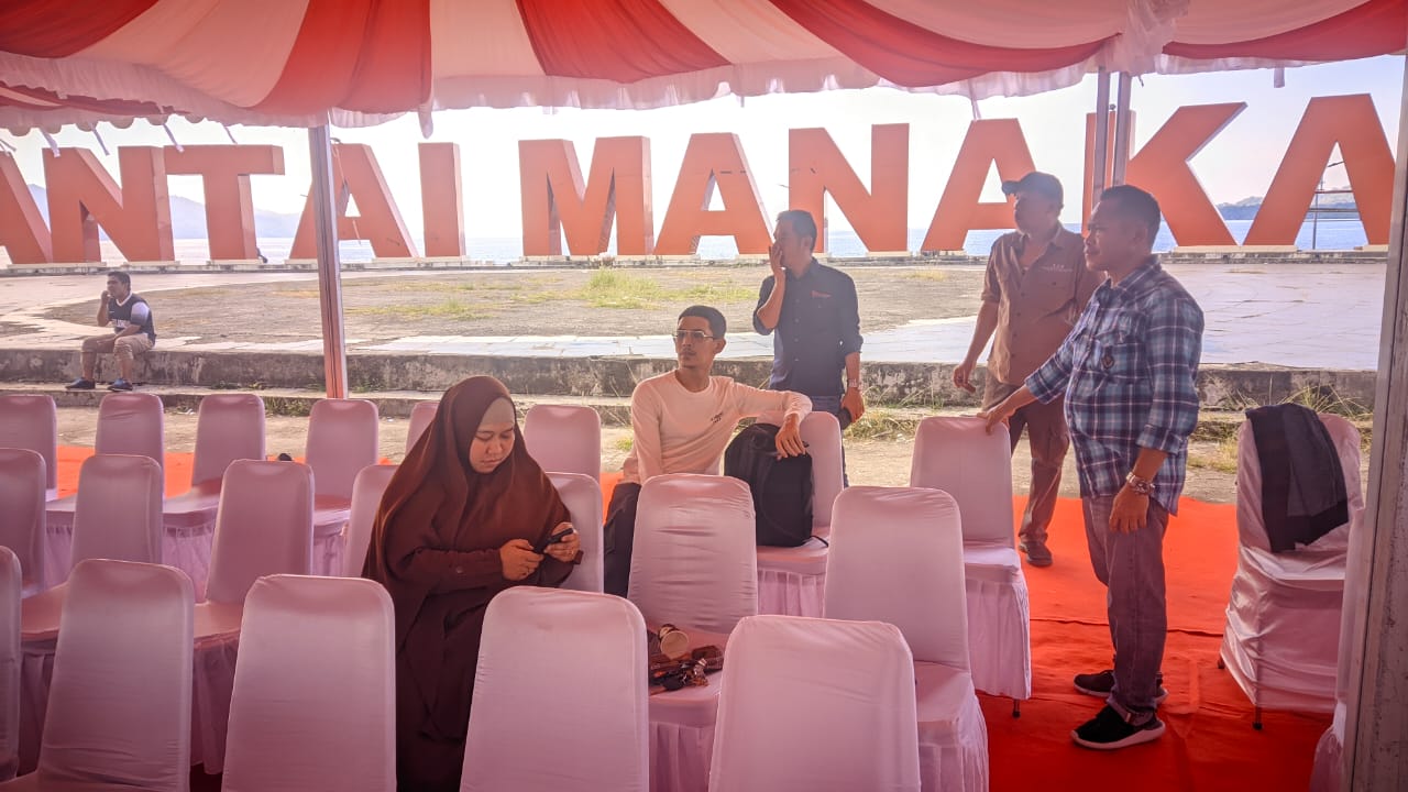 Kepala Biro Umum Sulbar Anshar Malle Pantau Langsung Stafnya Lakukan Persiapan Tempat Acara