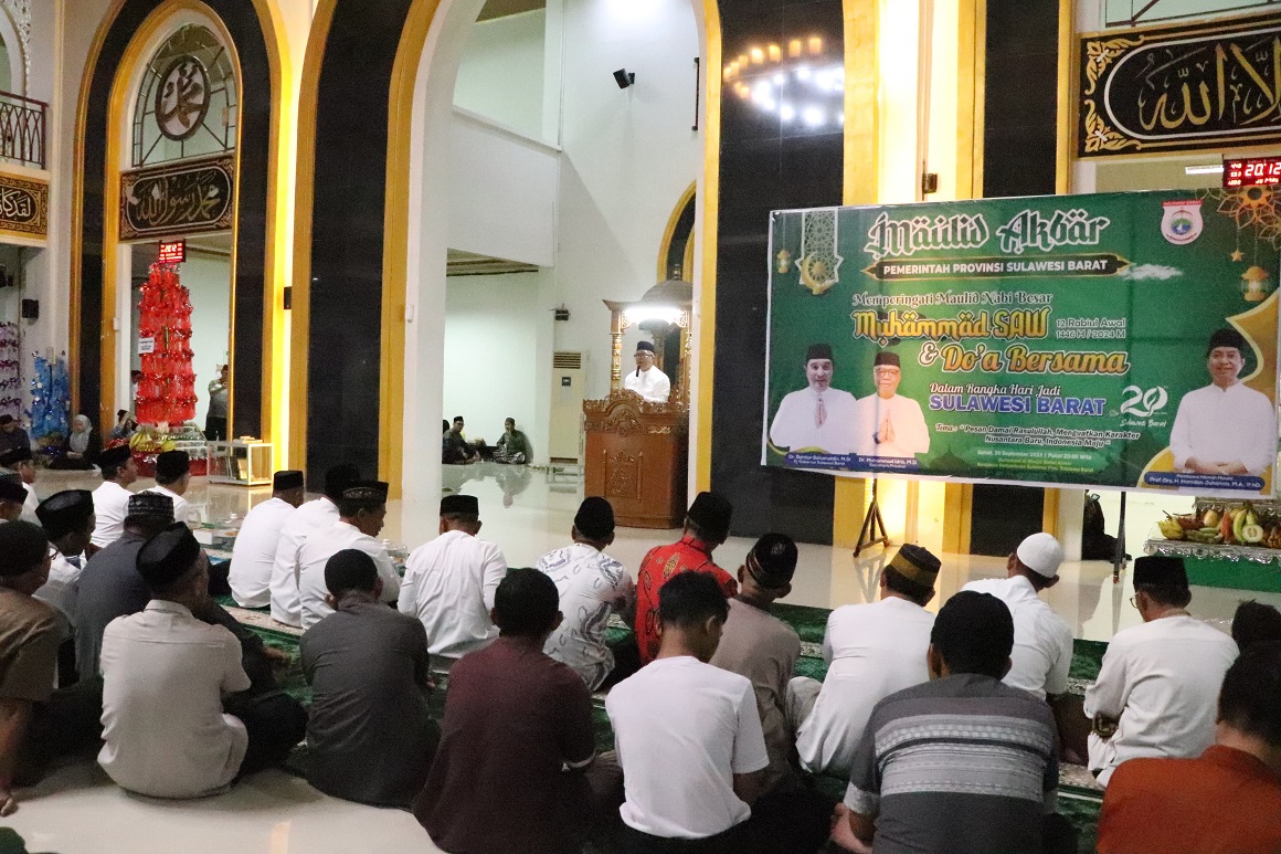 Peringatan Maulid dalam Momentum HUT Sulbar ke-20, Sekprov Ajak Meneladani Akhlak Rasulullah untuk Membangun Daerah