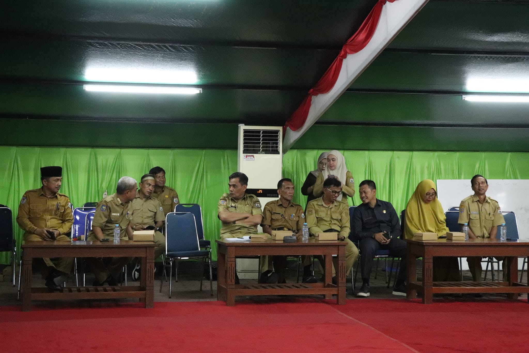 Kadis Dikbud Hadiri Rapat Paripurna Persetujuan Bersama Terhadap Tiga Ranperda