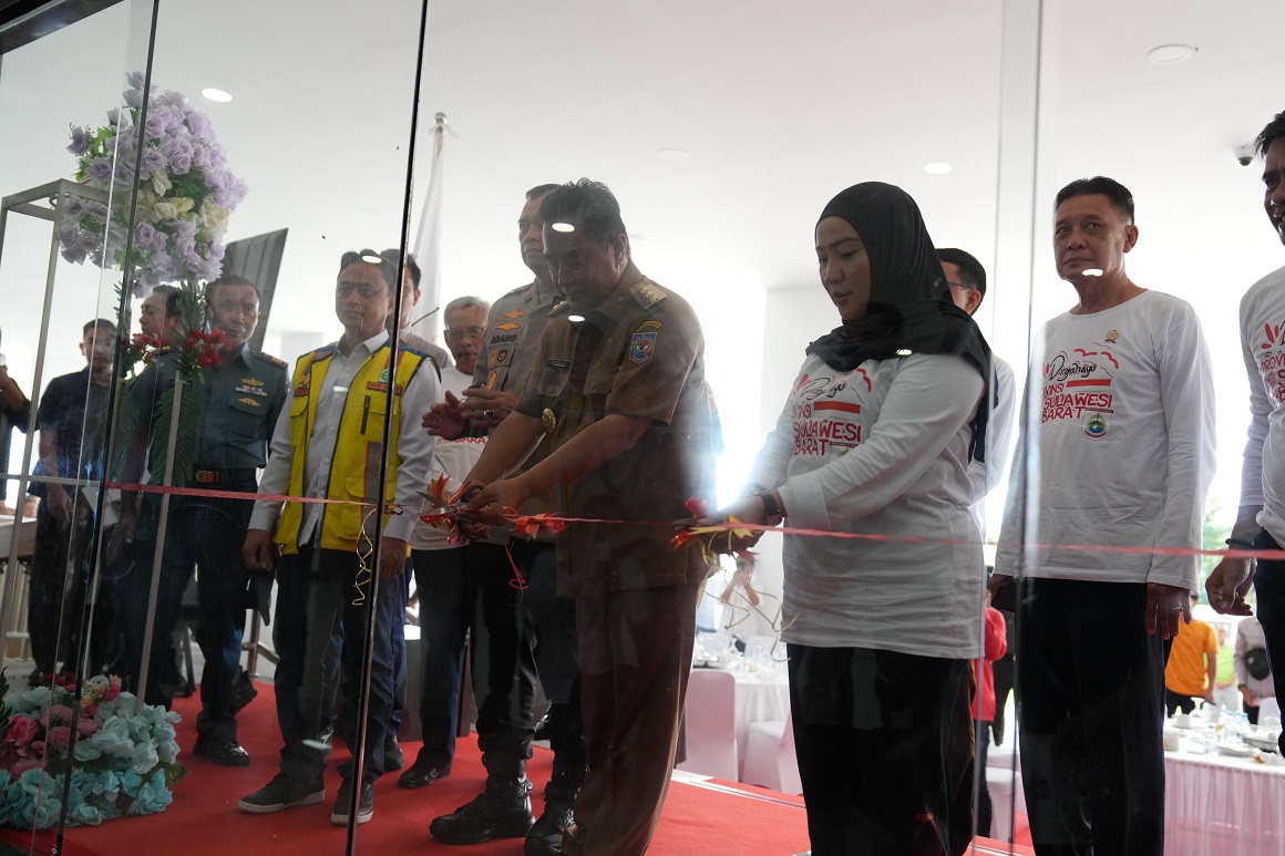 Resmikan Gedung DPRD Sulbar Tahan Gempa, Pj Bahtiar Sebut Desain dan View Luar Biasa