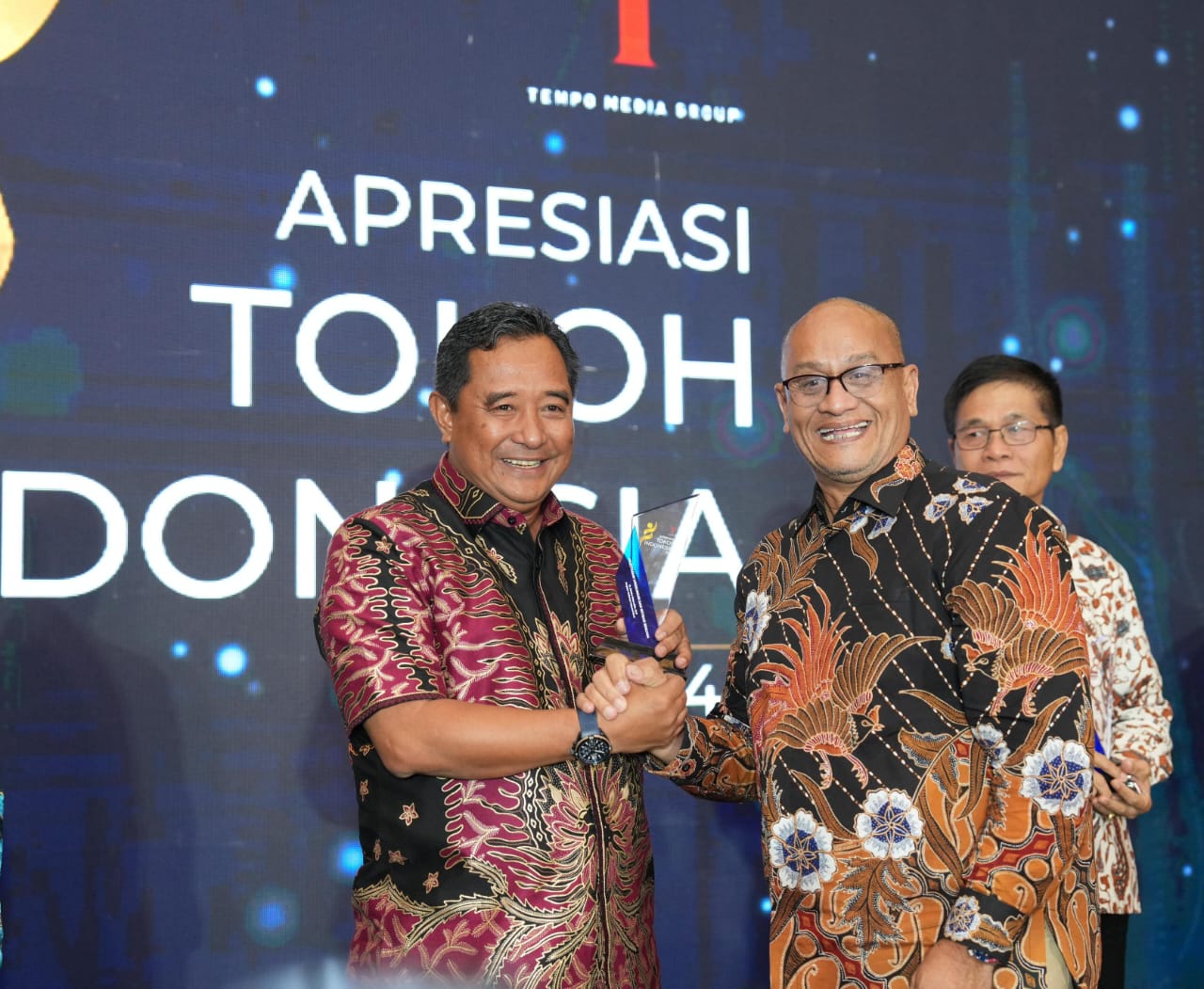 Menginspirasi Dalam Bidang Lingkungan dan Mitigasi Bencana, Pj Bahtiar Terima Penghargaan dari TEMPO 