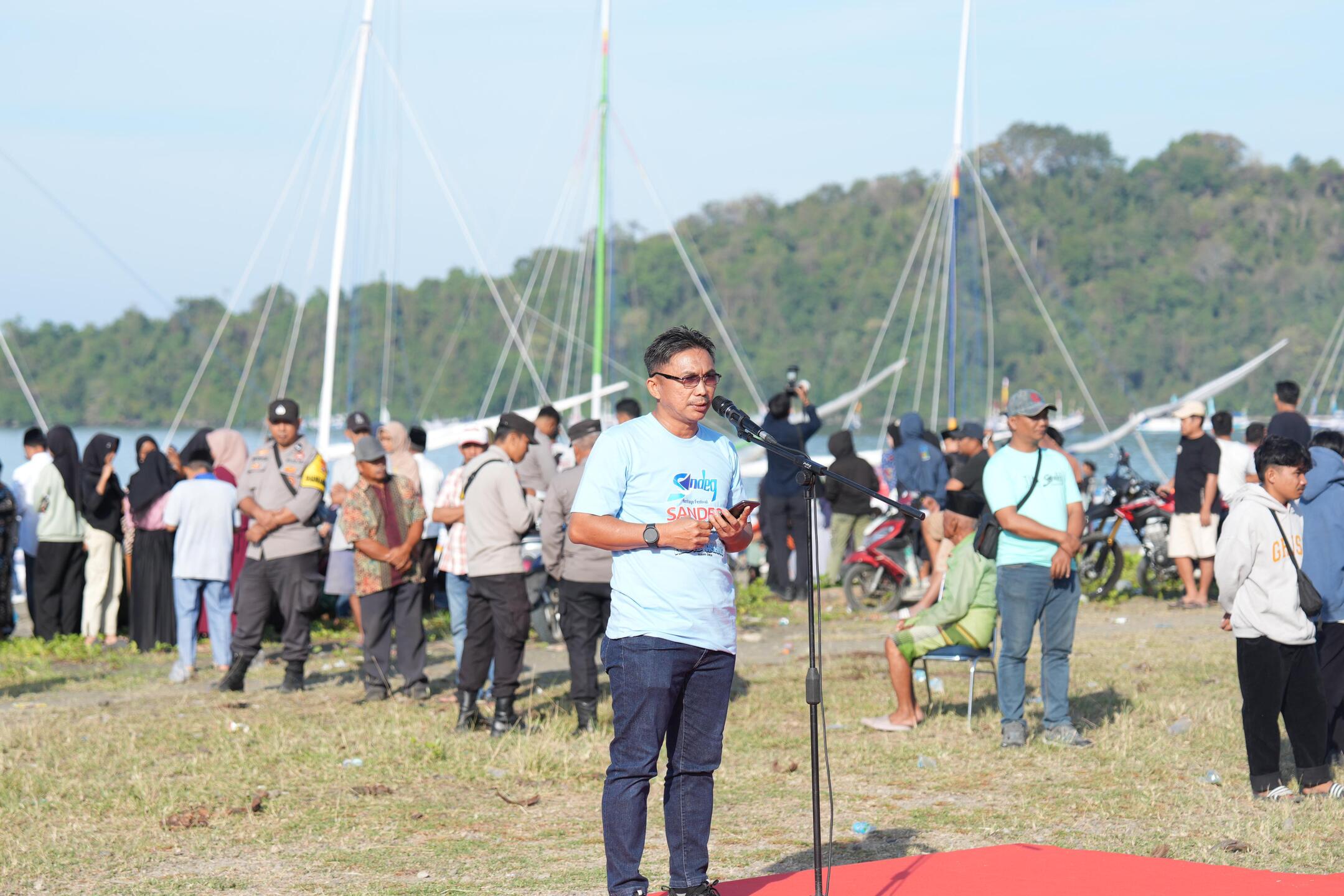 Bentuk Penghargaan Kepada Passandeq, Disdikbud Sulbar Berikan Bantuan Beasiswa Seluruh Anak Passsandeq