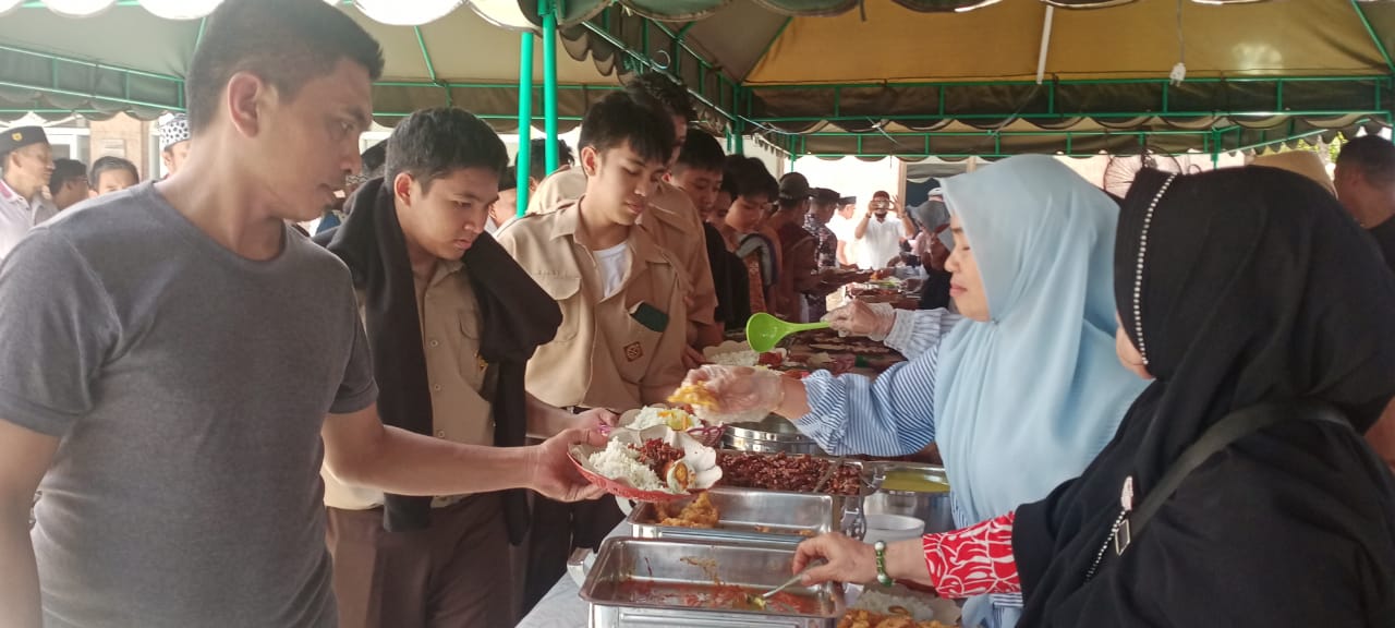 Jumat Berkah ke-17, Masyarakat Terus Membeludak Penuhi Masjid Raya Parepare