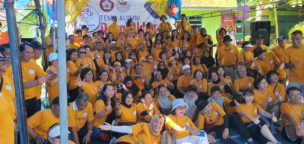 Semarak Reuni Akbar SMP Frater, Kenang Masa Keemasan dengan Jalan Santai Hingga Dialog Alumni