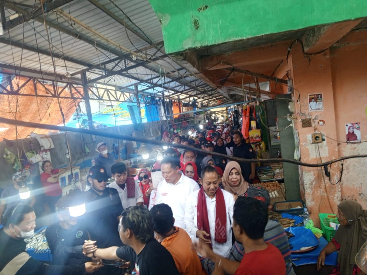 Blusukan ke Pasar Lama dan Pasar Baru Mamuju, ADAMI Banjr Dukungan Sekaligus Aspirasi