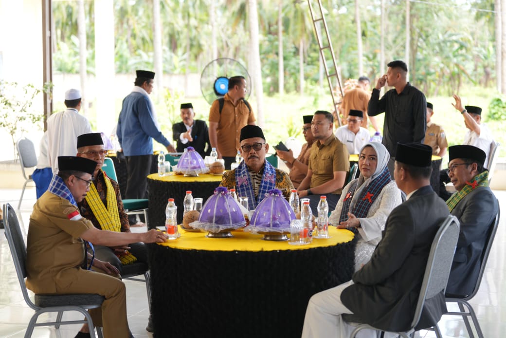 Maulid Nabi di Ponpes Darul Mahfudz Lekopadis, SDK: Orang Pintar dan Beriman Kunci Kemajuan Bangsa