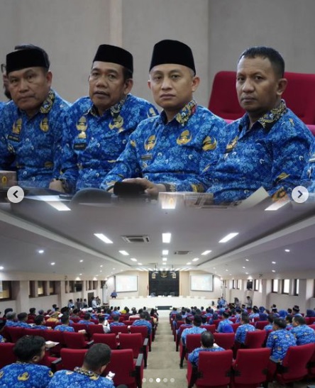 Camat Ujung Tanah Hadiri Acara Penyerahan SK 50 Imam Kelurahan oleh Wali Kota Makassar