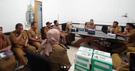 Camat Ujung Tanah Pimpin Rakor Pembahasan Retribusi Sampah