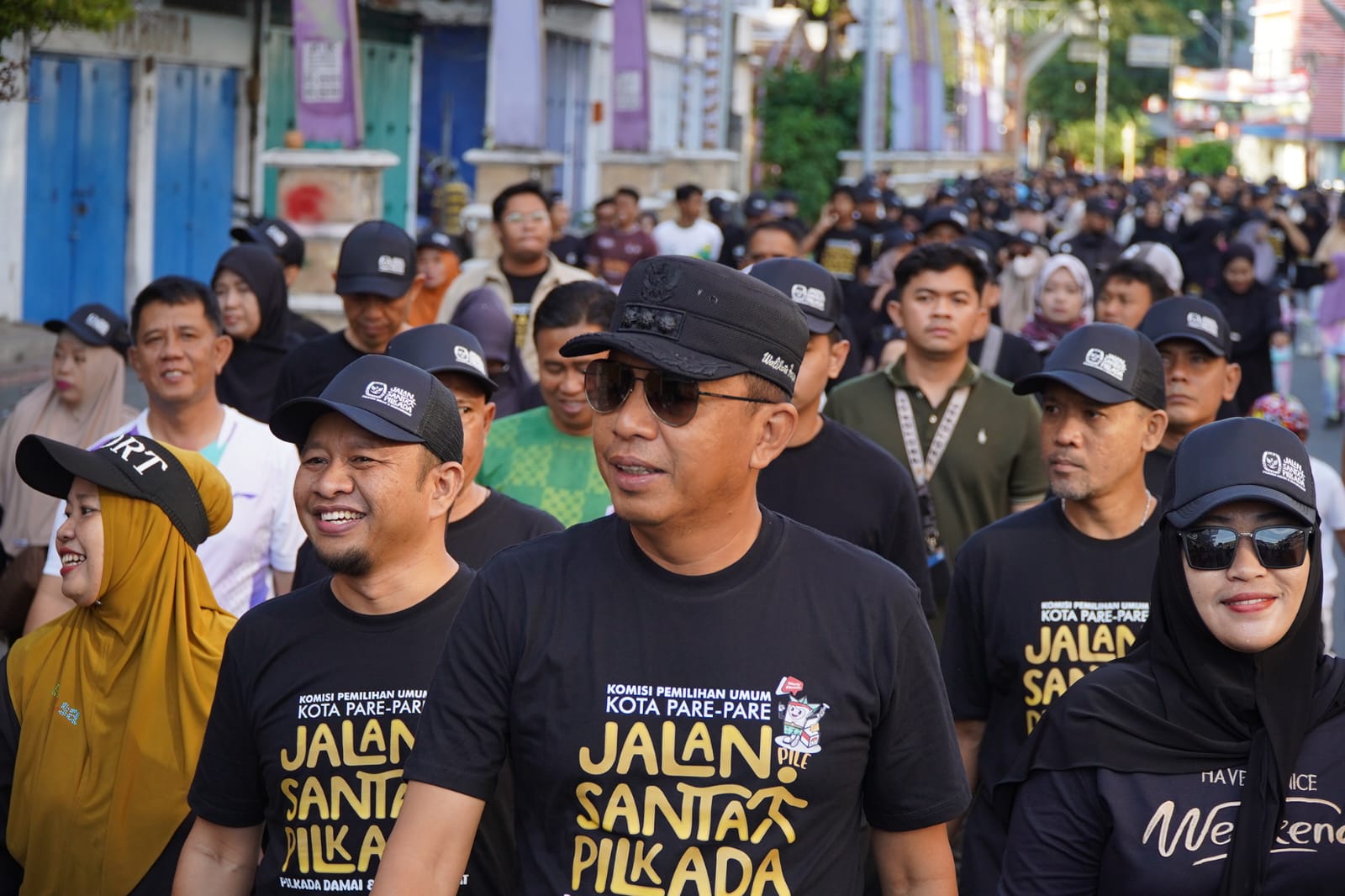 Pj Wali Kota Akbar Ali Bersama KPU Parepare dan Ribuan Warga Jalan Santai Pilkada, Pesankan Gunakan Hak Pilih 27 November 
