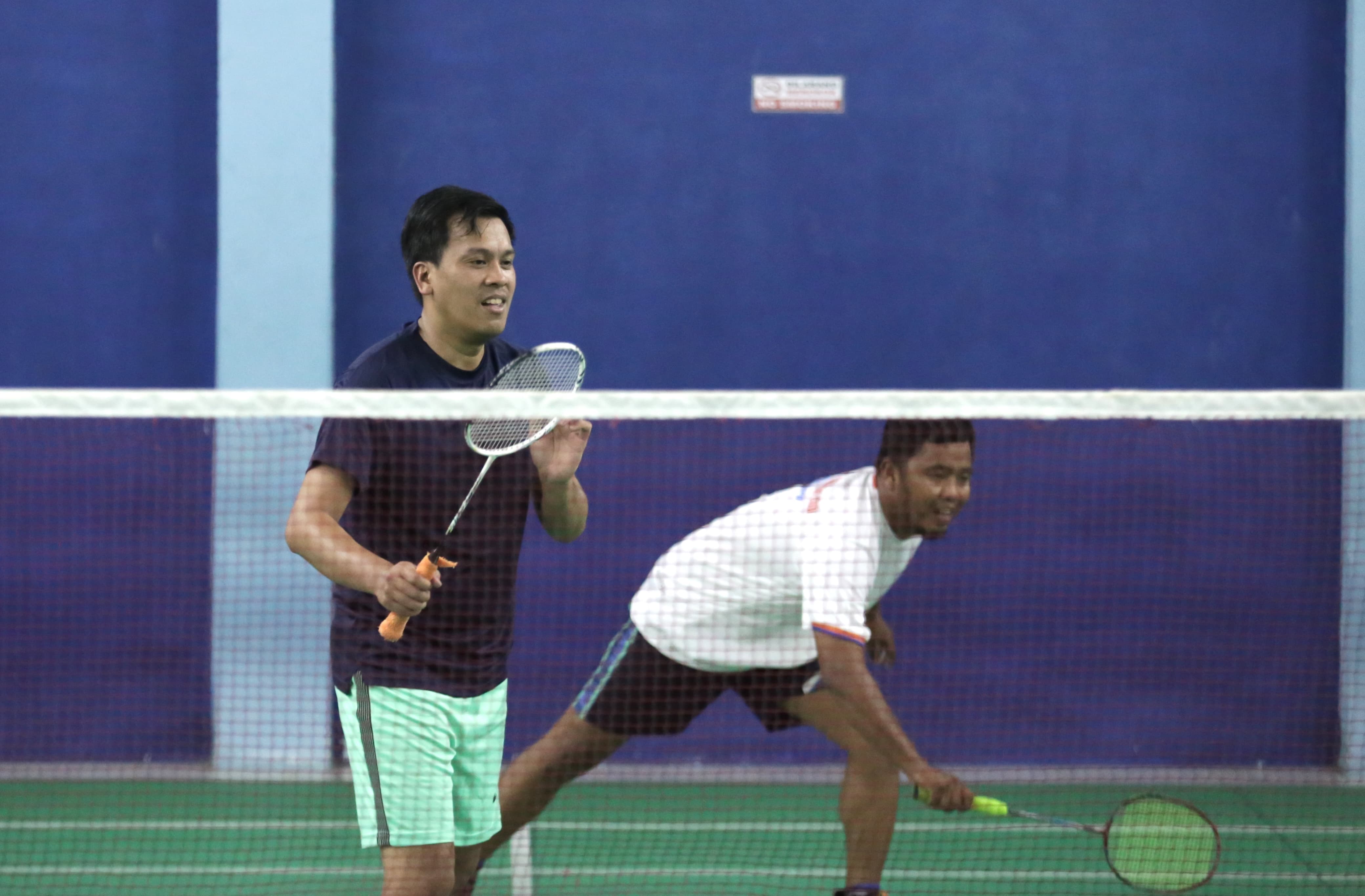 Kompak dan Seru, Andi Nurhaldin Nurdin Halid Olahraga Bulu Tangkis Bersama Jurnalis 