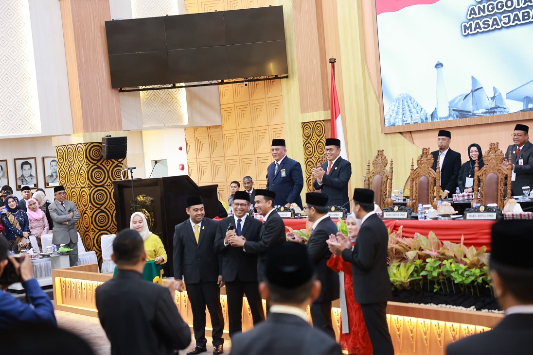 DPRD Makassar Periode 2024-2029 Resmi Bertugas, Supratman dan Andi Suharmika Jadi Pimpinan Sementara