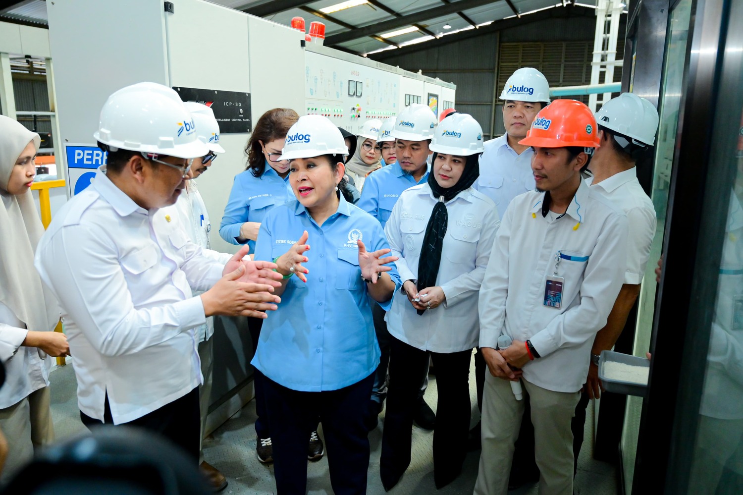 Komisi IV DPR RI dan Wagub Tinjau Gudang Bulog Makassar, Stok Beras Sulsel 500 Ribu Ton 