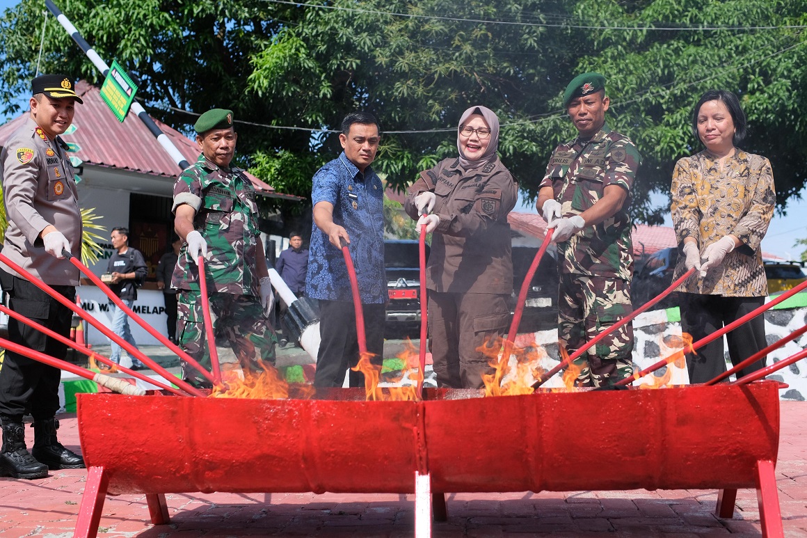 Wawali Hadiri Pemusnahan Barang Bukti Hasil Kejahatan di Kejari, Tegaskan Penegakan Hukum Tugas Bersama untuk Parepare Aman dan Tertib