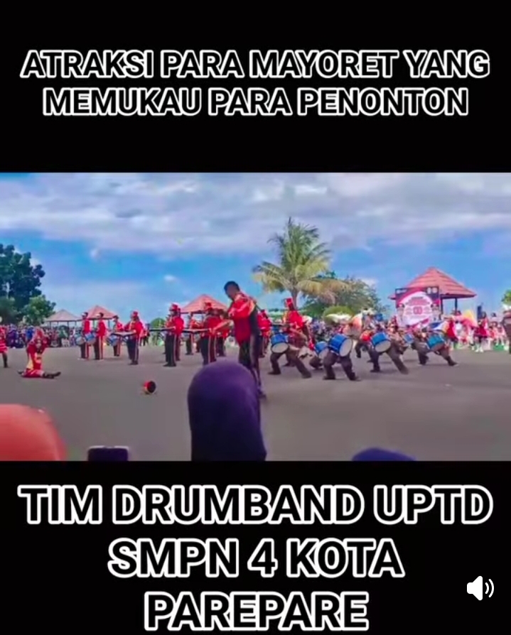 Memukau, Aktraksi Tim SMPN 4 Parepare di Lomba Drumband Semarak HUT Kemerdekaan