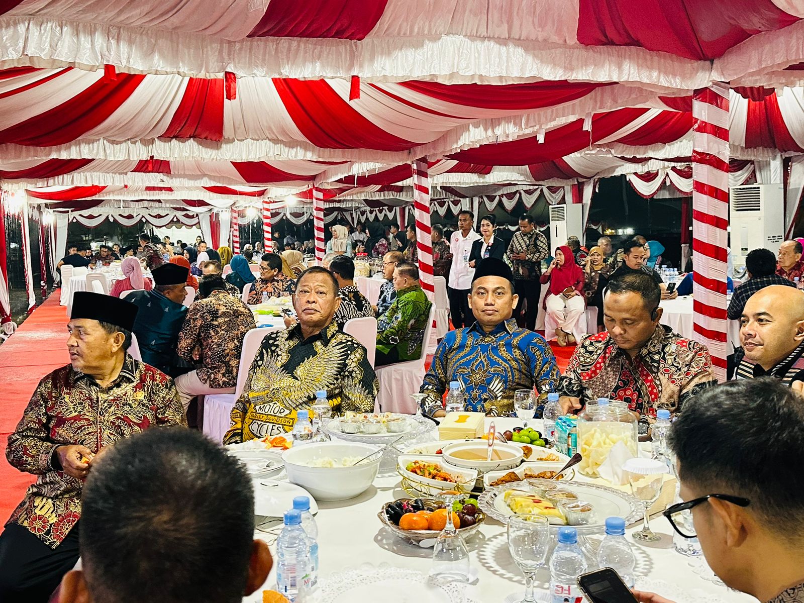 Anggota DPRD Sulbar Bersama Sekwan Hadiri Resepsi Kenegaraan di Pantai Manakarra