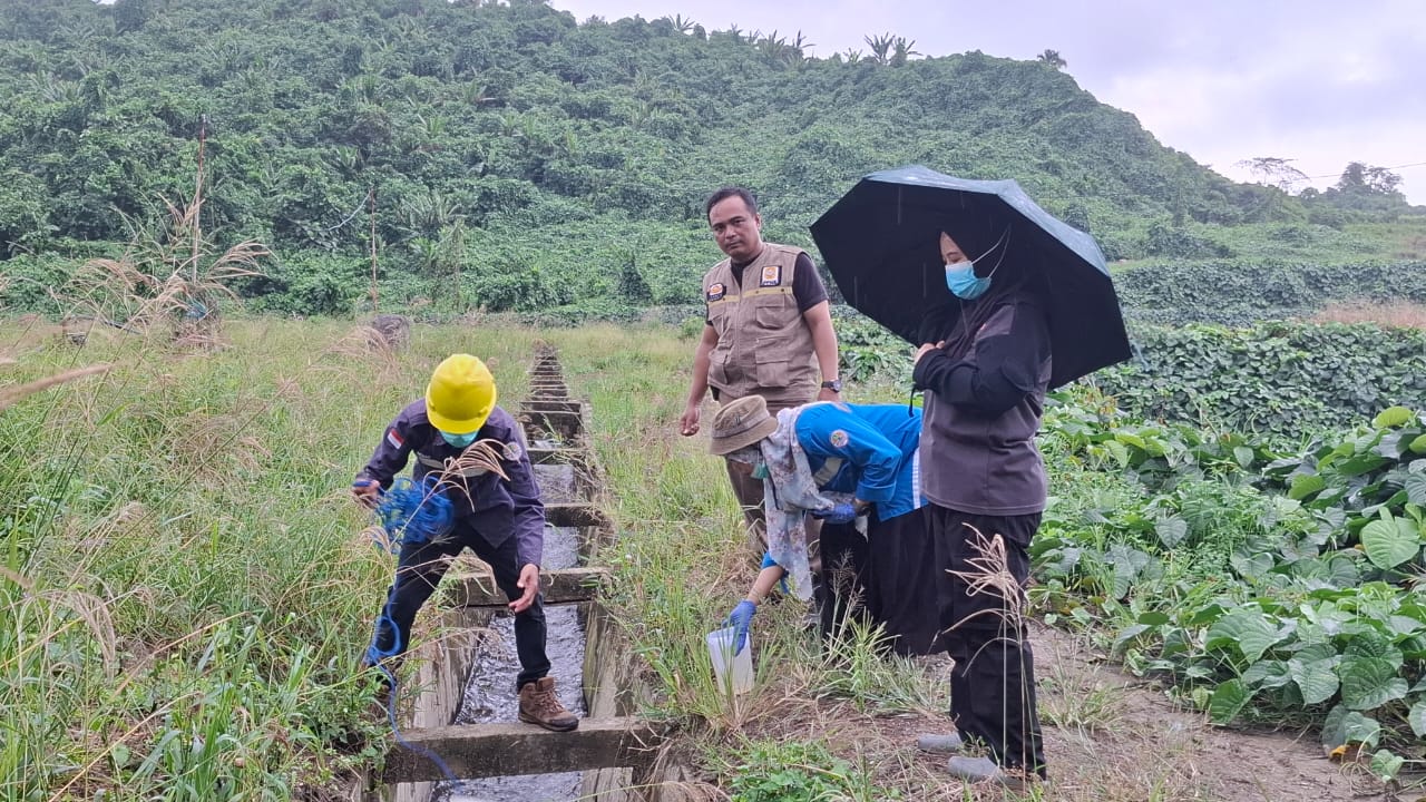 Tindaklanjuti Aduan Warga, Tim Terpadu Pemprov Sulbar Tinjau Dugaan Pencemaran Limbah Perusahaan Sawit di Baras Pasangkayu