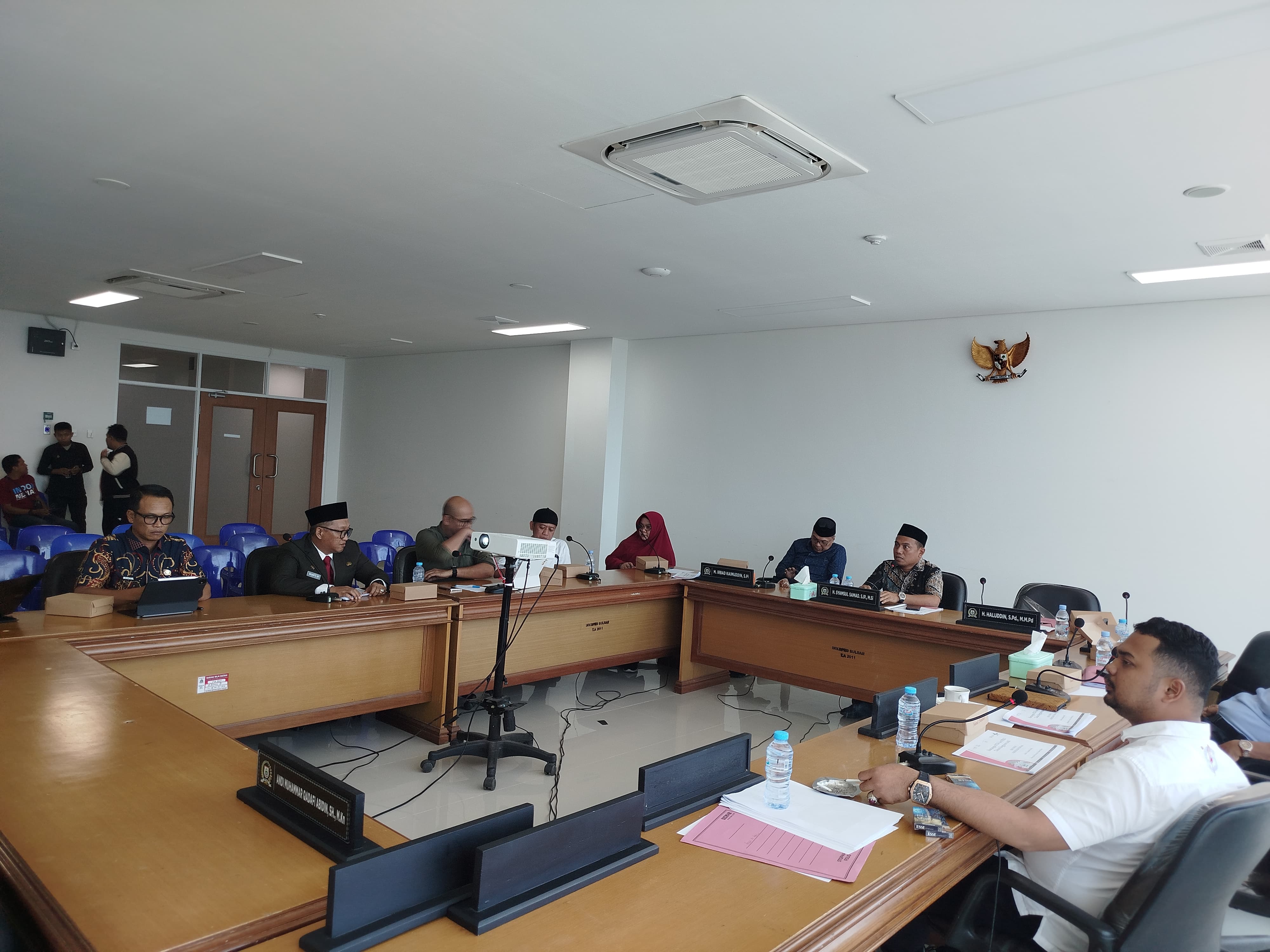 Komisi I Bersama Sekretariat DPRD Sulbar Gelar Raker, Bahas KUA-PPAS Tahun Anggaran 2026