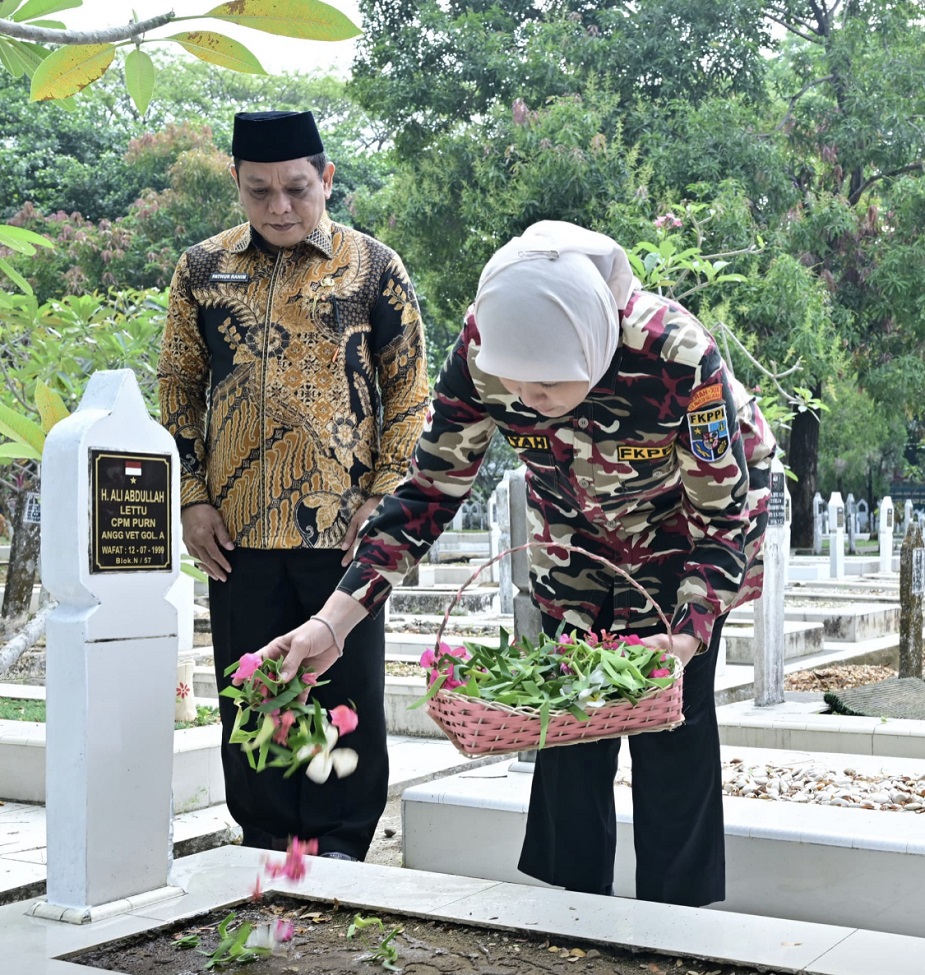 Jelang HUT RI Ke 80, Aliyah Mustika Ilham Pimpin Ziarah ke TMP Bersama FKPPI Makassar