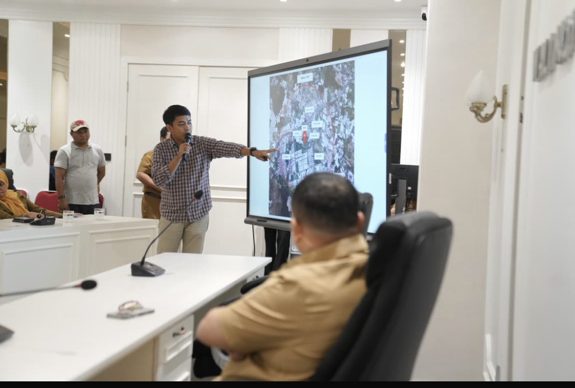 Dengar Aspirasi Warga Terkait Penolakan Rencana Pembangunan PLTSA, Munafri Proyek: Jangan Rugikan Rakyat