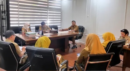 Plt Sekwan Pimpin Rakor Persiapan Pelaksaan HUT Kemerdekaan RI ke-80