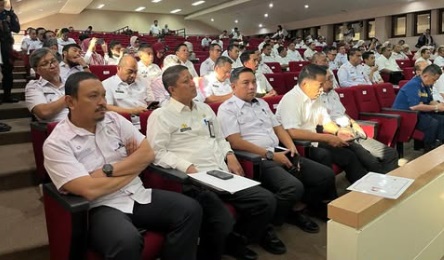 Plt Sekwan Hadiri Rapat Monev Triwulan II yang Dipimpin Wali Kota Makassar