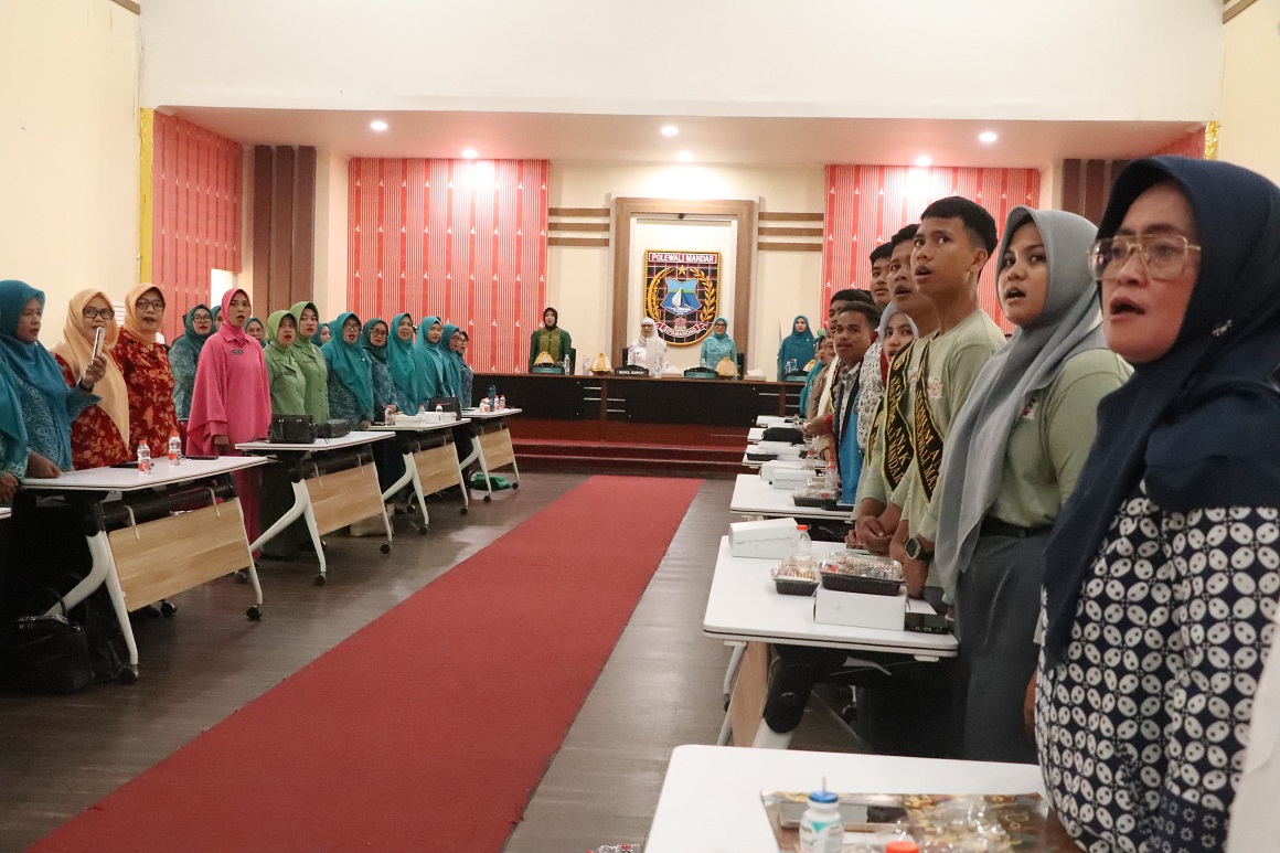 Hadapi Tantangan Era Digital, Ketua PKK Sulbar Tekankan Pentingnya Pola Asuh Anak dalam Cegah Stunting