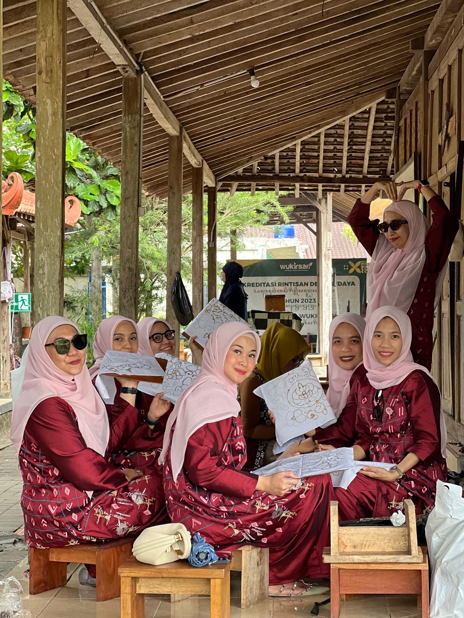 Komitmen Majukan Sektor Kerajinan UMKM, Dekranasda Makassar Kunjungi Kampung Batik Giriloyo