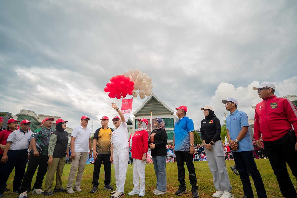 Gubernur Sulbar Buka Lomba HUT RI ke-80, Tegaskan Budaya Kerja Sehat dan Antikorupsi
