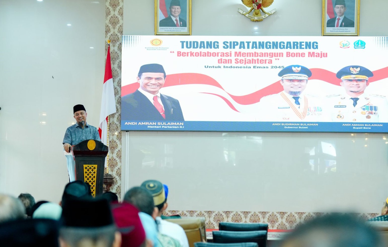 Pertemuan “Tudang Sipatangngareng” di Bone, Gubernur Andi Sudirman Dorong Pembangunan Infrastruktur 