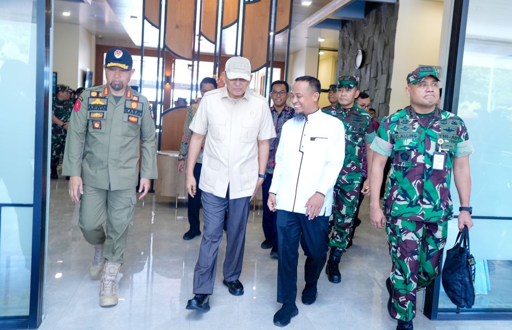 Menhan Berkunjung ke Sulsel, Disambut Gubernur Andi Sudirman di Lanud Sultan Hasanuddin