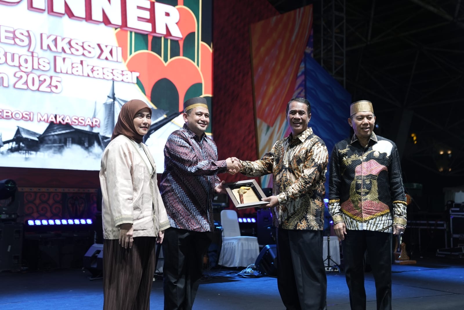 Munafri-Aliyah Jamu Saudagar Bugis-Makassar Makan Malam di Lapangan Bersejarah, Amran Sulaiman Beri Apresiasi