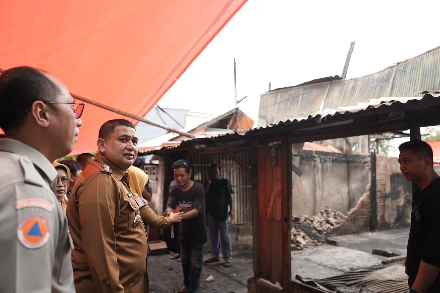 Kunjungi Korban Kebakaran di Rappokalling, Munafri Ajak Saling Mengingatkan dan Peduli Terhadap Keselamatan