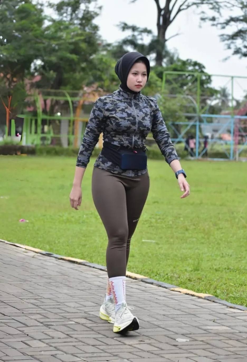 Jalan Kaki Setiap Hari Ternyata Bisa Mencegah Nyeri Punggung Bawah