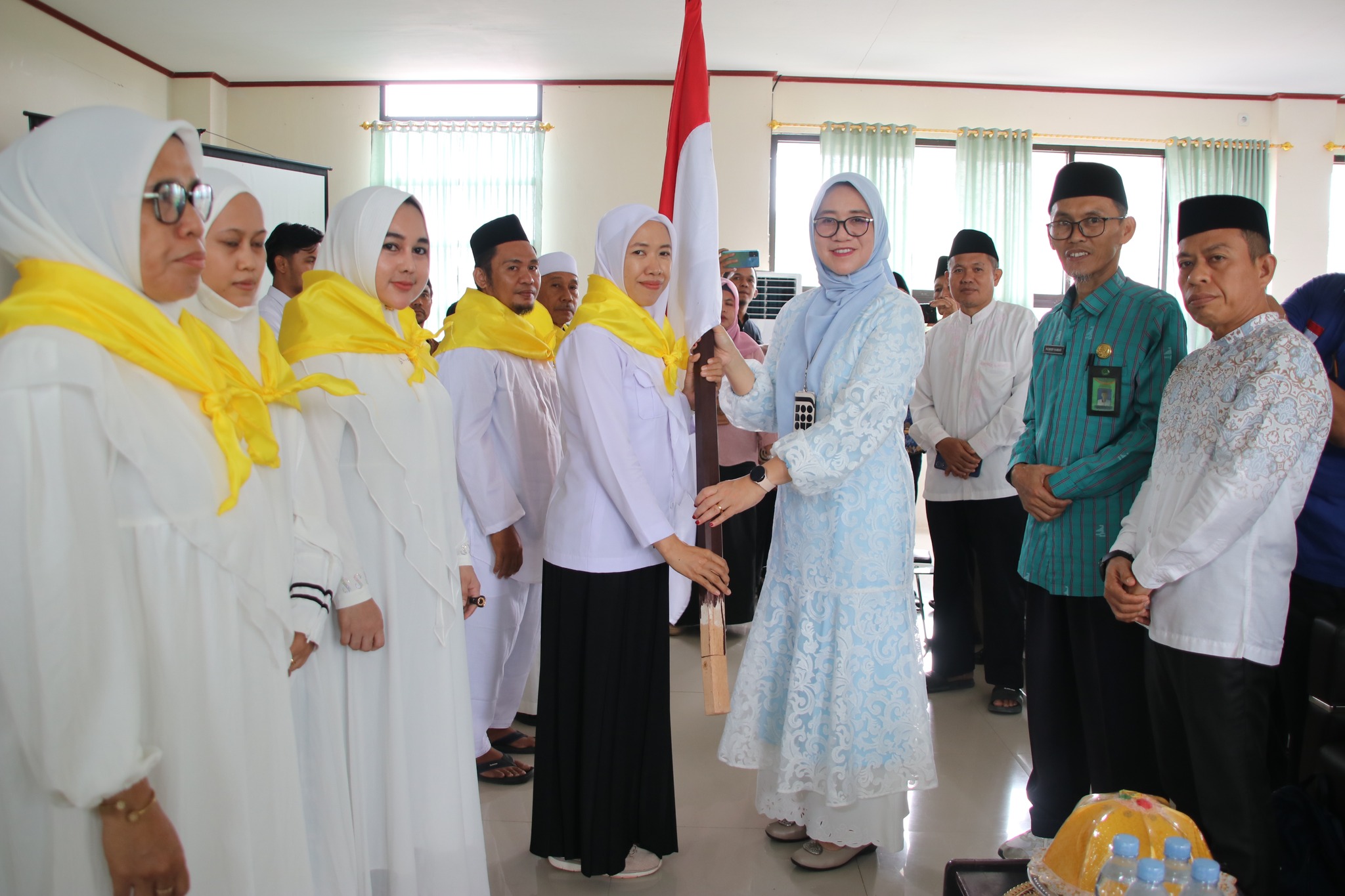 Pelepasan CJH Pasangkayu, Wabup Herny: Perjalanan Haji Momen Penyucian Jiwa dan Perbaikan Diri