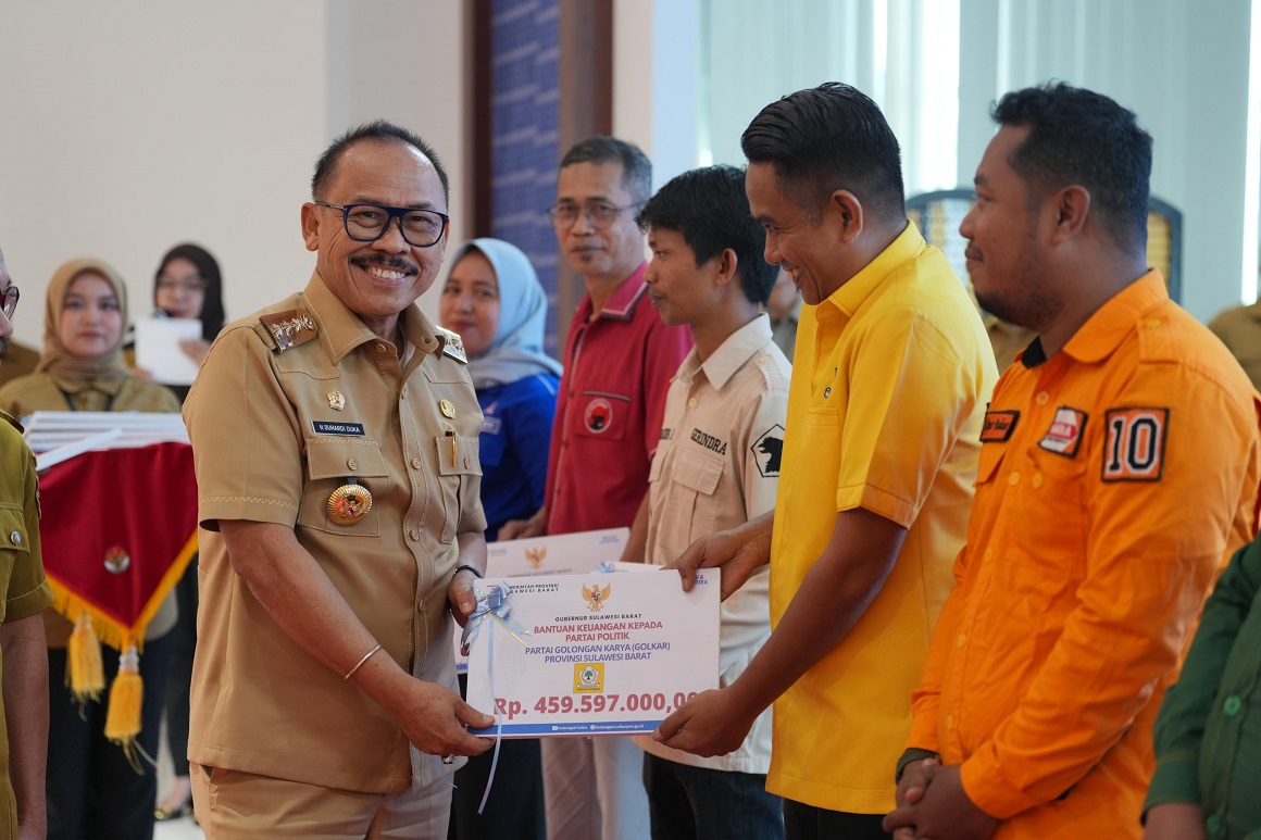Serahkan Bantuan Rp2,2 Miliar ke Parpol, Gubernur SDK Tekankan Pentingnya Kaderisasi dan Pendidikan Politik