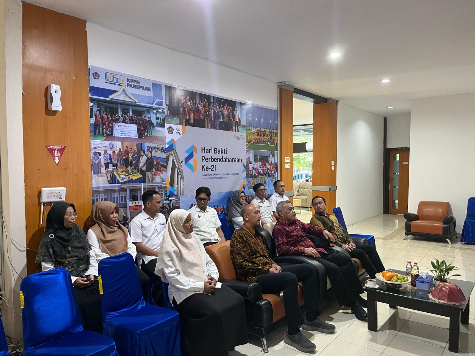 Kepala Kanwil DJPB Sulsel Ikuti Peringatan Hari Kartini di KPPN Parepare