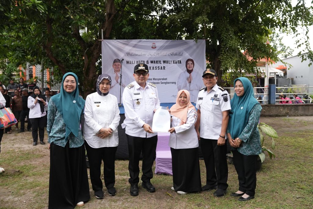 Appi-Aliyah Sapa Masyarakat Pulau, Tinjau Pengelolaan Sampah dan Akses Listrik di Barrang Lompo