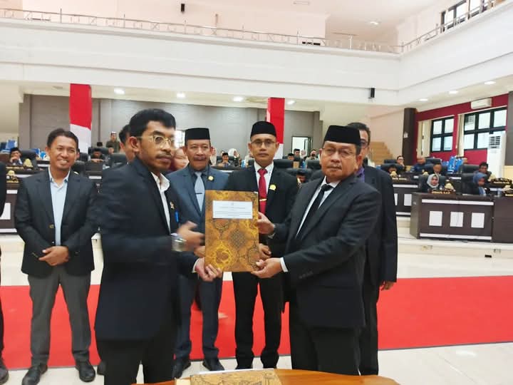 Ketua DPRD Pasangkayu Pimpin Rapat Paripurna, Terkait Persetujuan Bersama Perubahan Perda tentang Perangkat Daerah