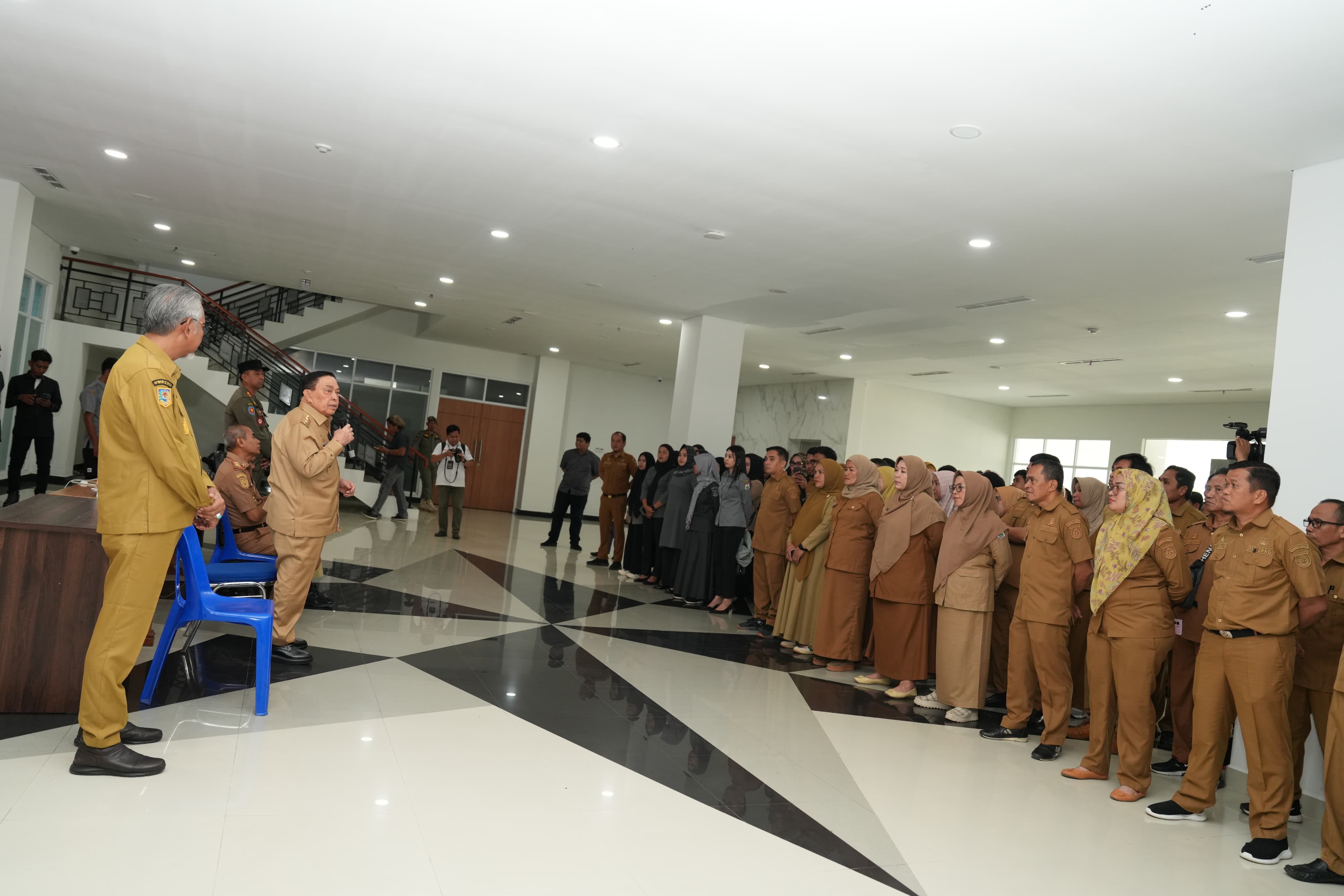 Sidak OPD, Wagub Sulbar Tekankan Cleaning Service Sama Pentingnya dengan Kepala Bagian