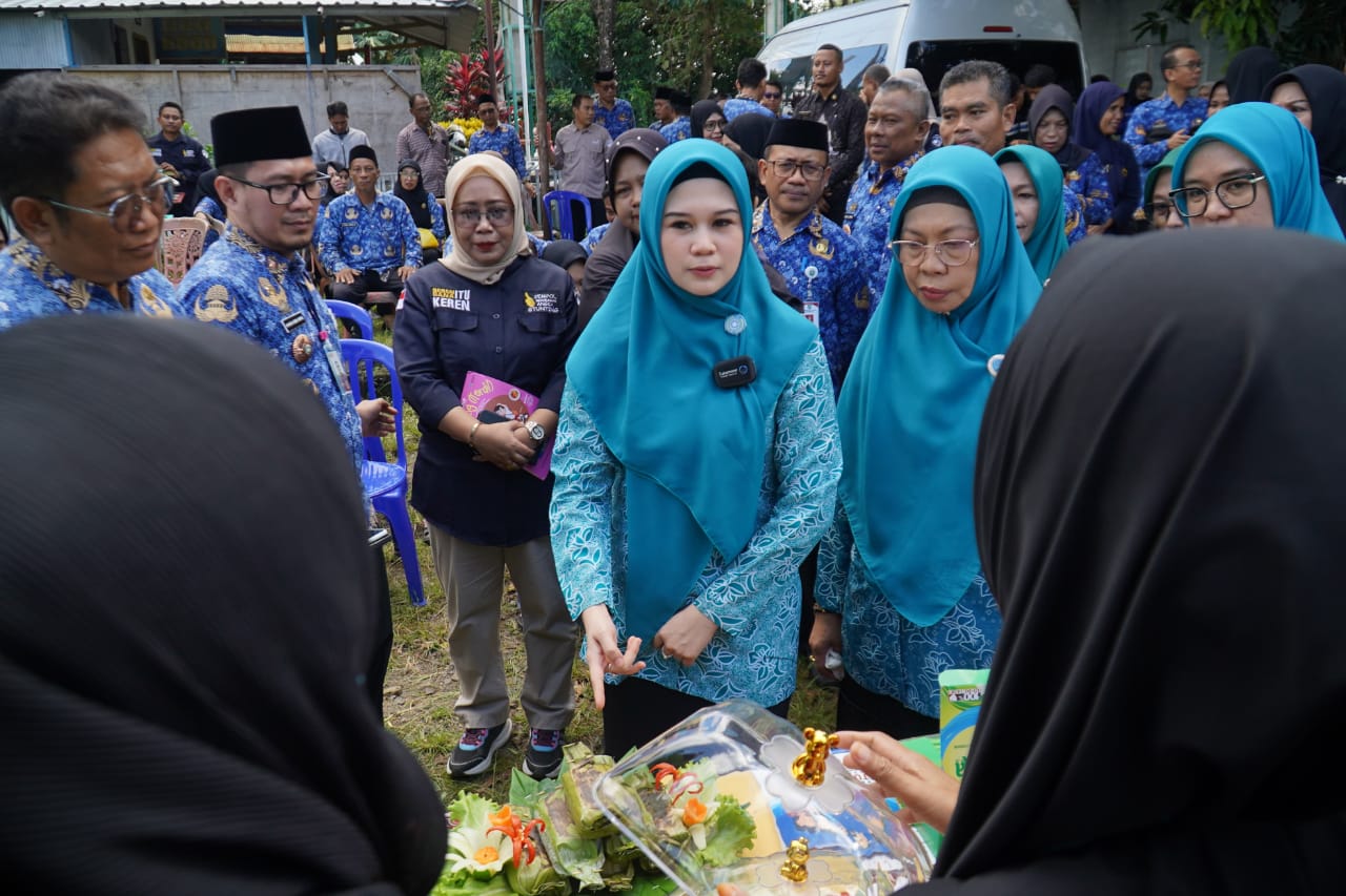Gerakan Kolaborasi Bersama SKPD dan DWP, Ketua PKK Andi Arfiah Tasming Pimpin Pembinaan Posyandu di Parepare 
