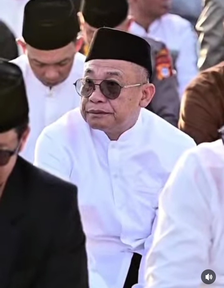 Dirut PDAM Makassar Salat Idul Fitri di Lapangan Karebosi, Bersama Wali Kota dan Ribuan Masyarakat