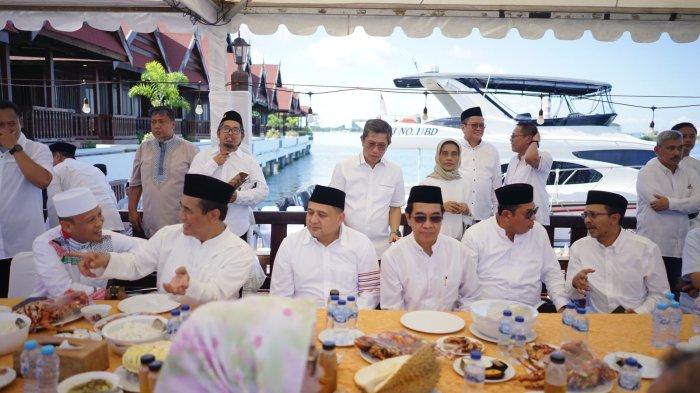 Wali Kota Makassar Duduk Semeja dengan Mentan dan Rektor Unhas saat Halal Bihalal IKA Unhas