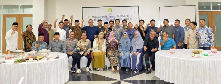 Wakil Ketua Bersama Ketua Fraksi Golkar DPRD Sulbar Hadiri Musda IAPIM