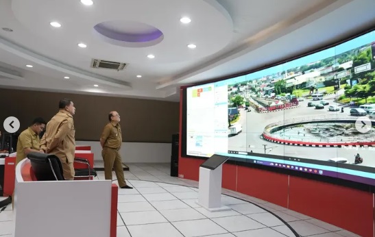 Pantau War Room Bersama Diskominfo, Wali Kota Makassar Sebut Mata dan Telinga Pemkot