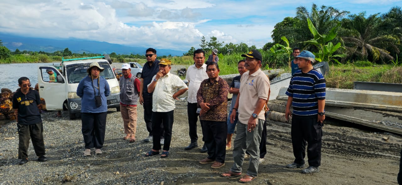 Bupati Pasangkayu Tinjau Progres Pembangunan Jembatan Jalan Poros Bulu Bonggu-Antai Kanan, Nilai Pagu Anggaran Rp14 M